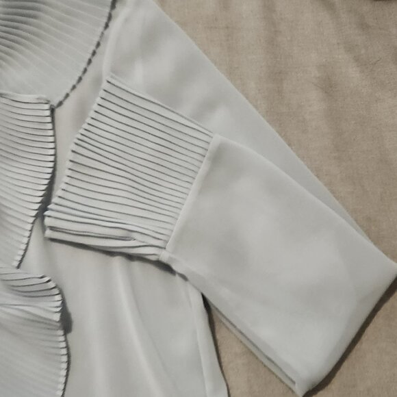 Frilly Blue Blouse - Picture 4 of 9